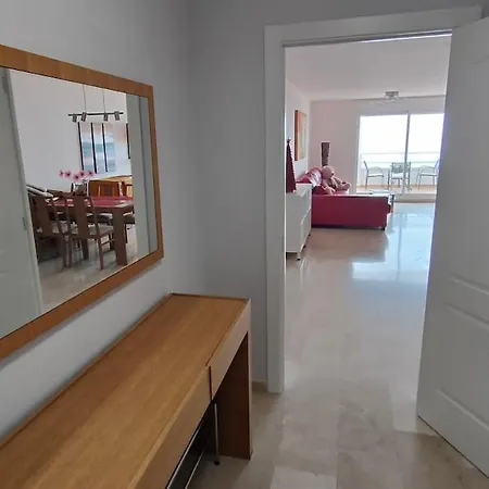 Spacious With A Great View Appartement Benalmádena